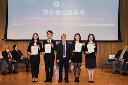 Awarding Scholarships to Outstanding Students by the University of Macau (UM)