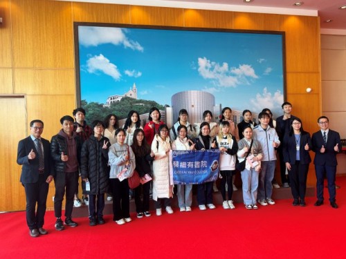 ‘Two Laws’ Ambassadors from UM Choi Kai Yau College attend Legislative Assembly Building Open Day