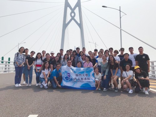 Visiting the Hong Kong-Zhuhai-Macao Bridge by the Lui Che Woo College (LCWC)